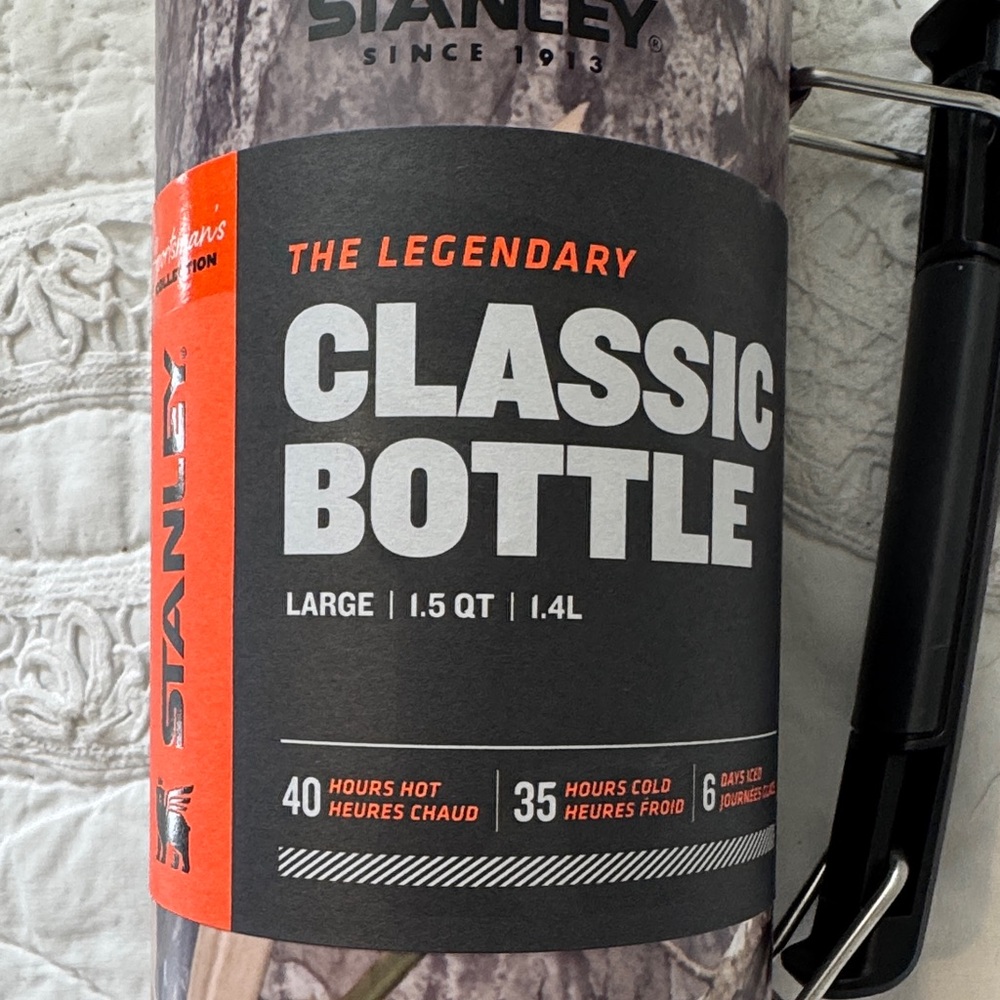 Stanley Camouflage Classic Bottle - Brown & Black - Picture 4 of 5